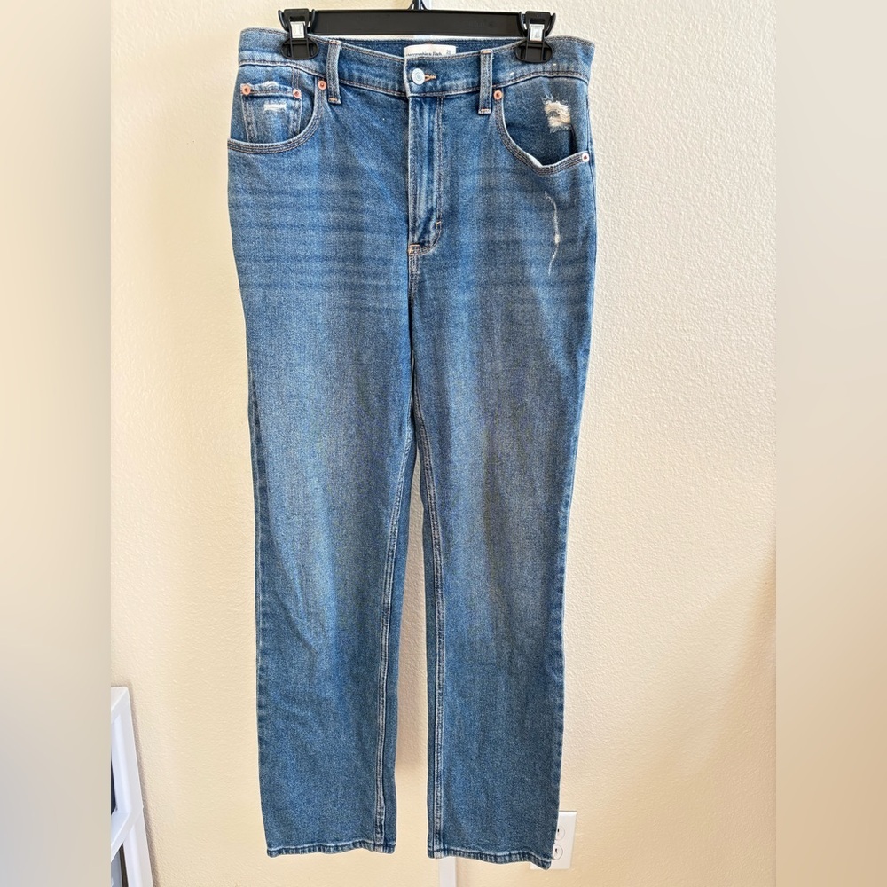 Abercrombie & Fitch Ultra High Rise 90s Straight Jean - Size 28 (US 6 Regular)